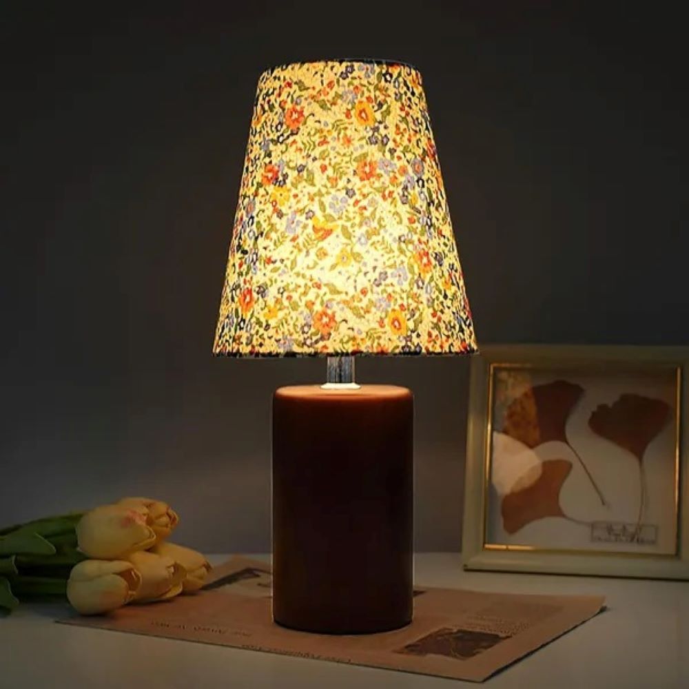 Vintage Floral Fabric Table Lamp with Wooden Base, Adjustable Light Color and Brightness, USB Powered, Simple Retro Style LED Light for Bedroom Living Room Office (Cylindrical)